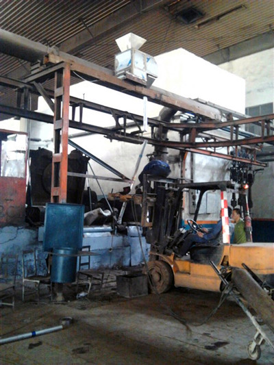 爐前自動孕育裝置